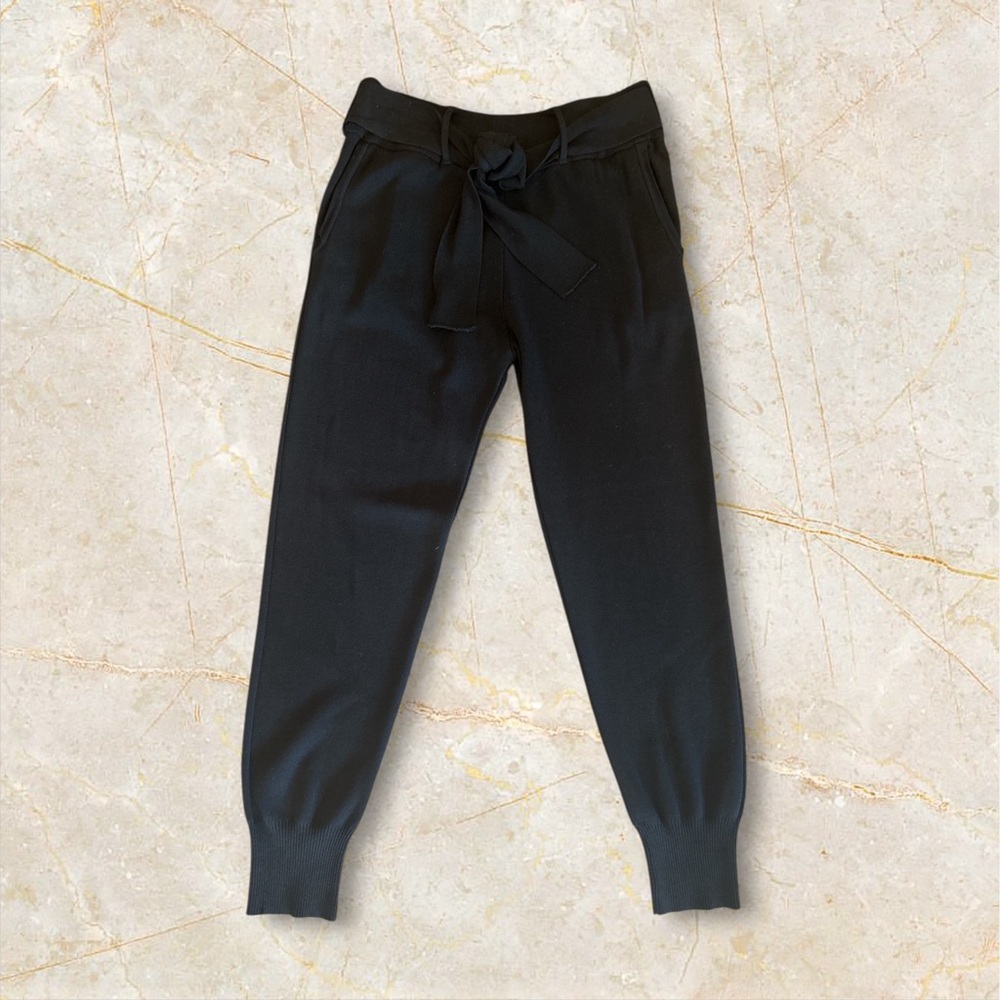 ZARA Women’s Black Heavy Knit Joggers
Size S